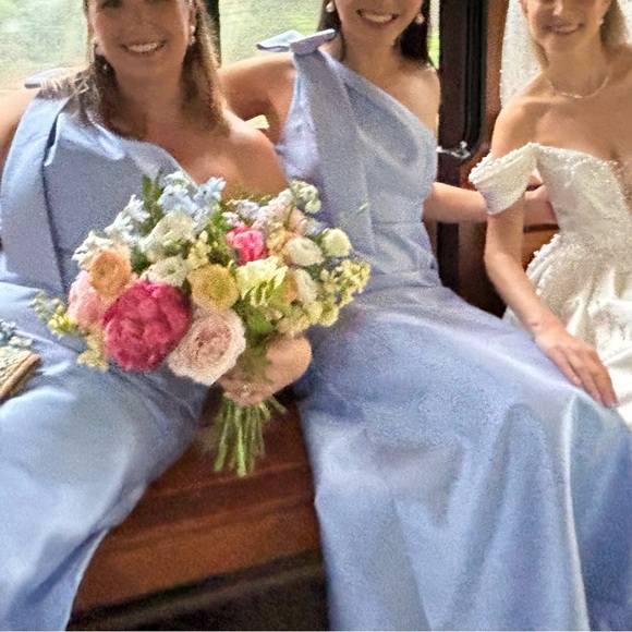 Alfred Sung BOW ONE-SHOULDER SATIN TRUMPET GOWN IN SKY BLUE - Picture 3 of 4